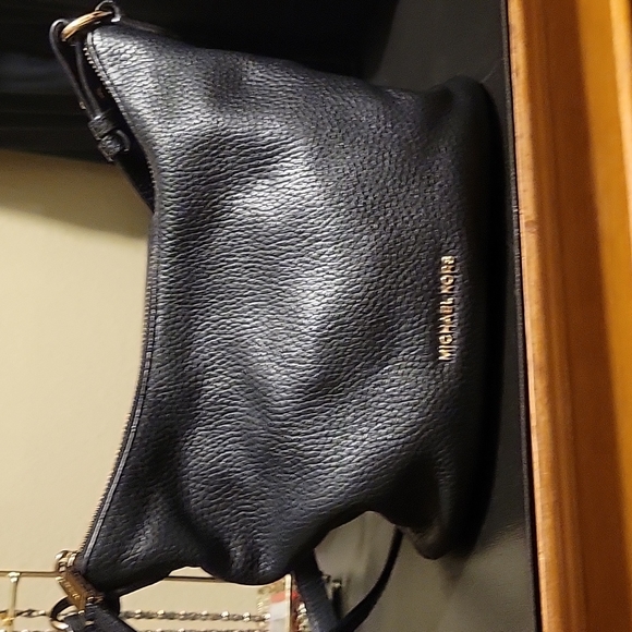 Michael Kors pebble leather crossbody - Picture 2 of 3